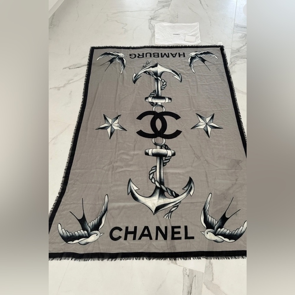 Chanel X-Large SHAWL SCARF cashmere nwt